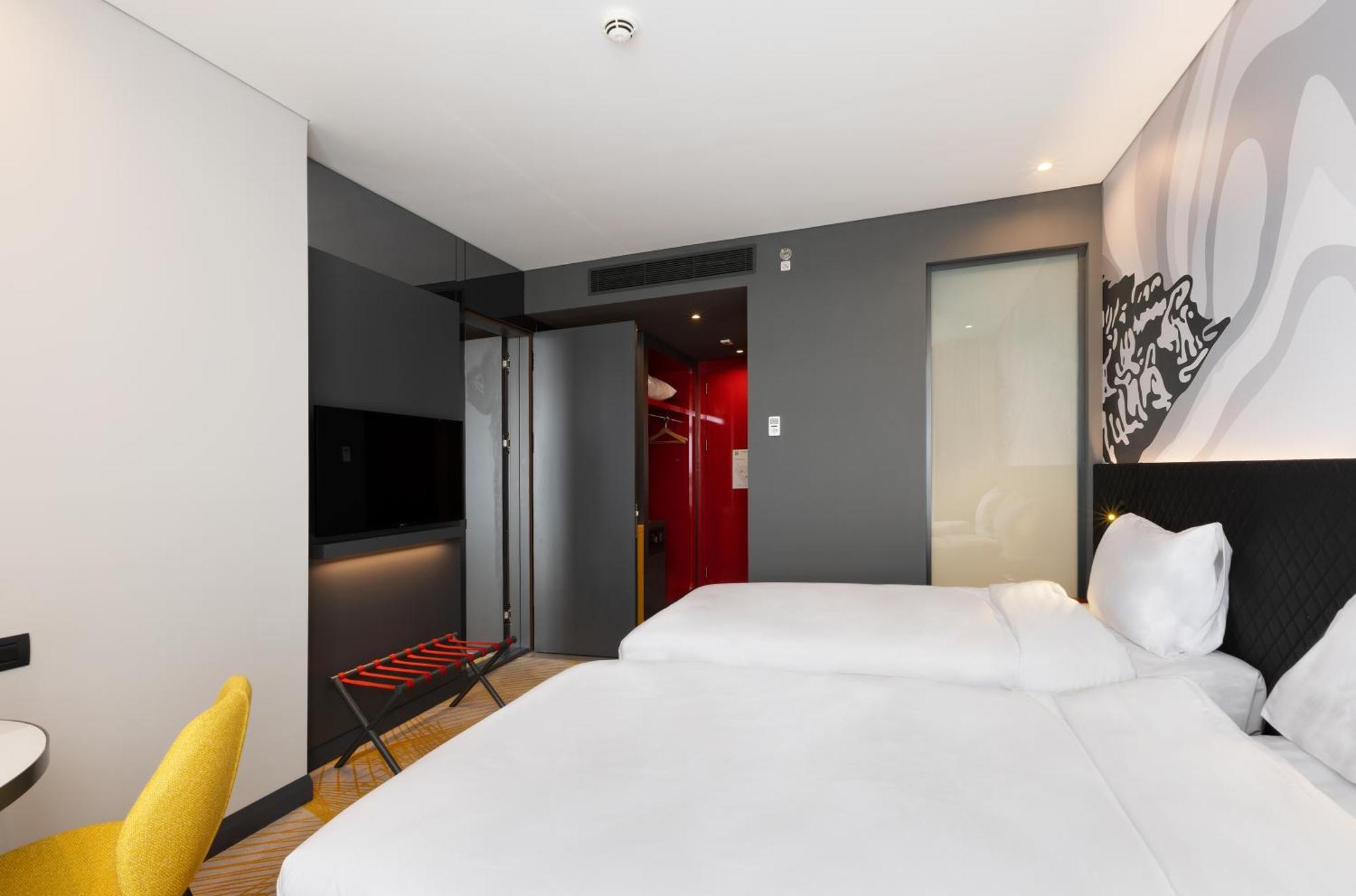 Ibis Styles Merter 5*